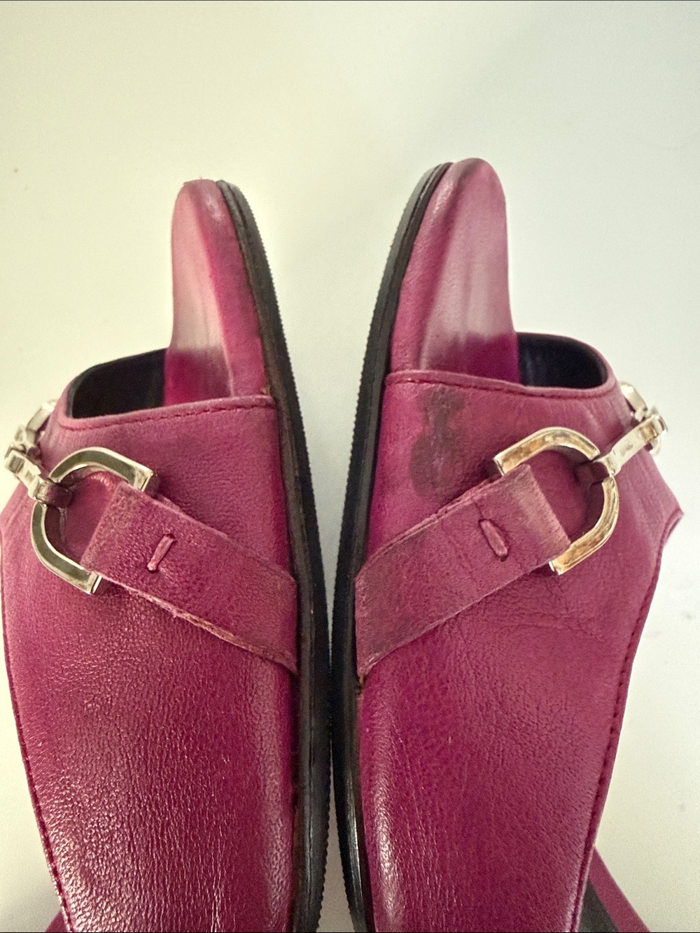 Gucci Open-Toe Heels Plum leather and Horsebit Detail - Picture 8 of 8